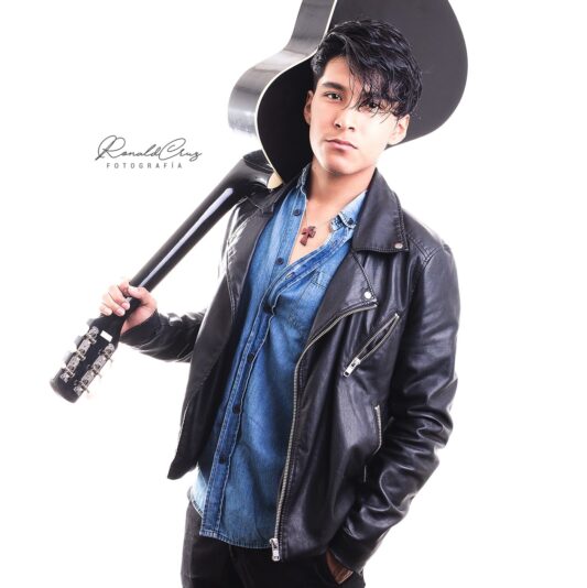 44199765_689841878054391_7707859901241884672_n